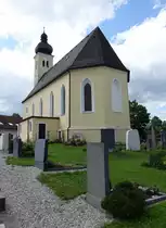 Aising, kath. Filialkirche St. Stephan, sp�tgotische Saalkirche, verputzter Backsteinbau, erbaut Ende des 15. Jahrhundert (03.07.2016)