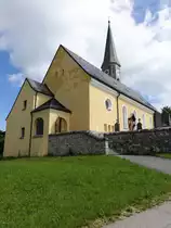 Neukirchen, St. Dionysius Kirche, Wandpfeilersaalkirche, sp�tgotischer Bau von 1470, 1773 barockisiert, Turmoberbau von 1909 bis 1911 (03.07.2016)
