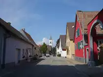 H�user und die Ev. Kirche in Mengen bei Schallstadt (15.08.2016)