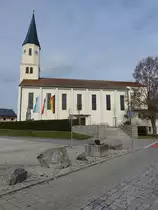Leiblfing, Pfarrkirche Maria Himmelfahrt, Kirchturm von 1847, Langhaus neu erbaut von 1959 bis 1960 (13.11.2016)