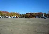 Neubreisach (Neuf-Brisach),der riesige Platz in der Stadtmitte diente fr�her den hier stationierten Festungssoldaten als Apell-und Exezierplatz, Okt.2010