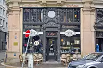 Die Fassade von Konditorei und Restaurant Kandler am Thomaskirchhof in Leipzig. Aufnahme: 29. April 2017.