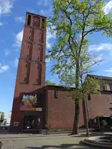 K�ln, St. Johann Baptist Kirche, erbaut im 12. Jahrhundert, Wiederaufbau nach Zerst�rung von 1961 bis 1963, Architekt Karl Band (12.05.2017)