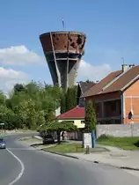 Vukovar, im Burgerkrieg von 1992 besch�digter Wasserturm (02.05.2017)