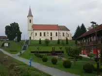 Donja Motičina, Allerheiligen Kirche, erbaut ab 1333, nach Zerst�rung 1943 Wiederaufbau bis 1990 (03.05.2017)