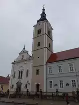 Krizevci, barocke Pfarrkirche St. Anna, erbaut 1689 in der Zakmardi Stra�e (03.05.2017)