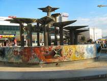 Brunnen am Alexanderplatz, nat�rlich im Winter abgestellt  17. 1. 2008