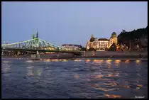 Vom Schiff aus fotografierte ich am Abend des 19.6.2017 die Freiheitsbr�cke in Budapest zur der Pester Seite hin.
