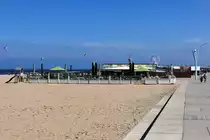 DEN HAAG, Ortsteil Scheveningen, 06.05.2017, Uferpromenade mit Strandcaf�s