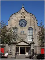 Edinburg. Die Canongate Kirk wurde Ende des 17. Jahrhunderts errichtet. 03.05.2017