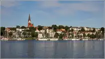 Flensburg. Der Stadtteil J�rgensby wird vom Turm der Kirche St. J�rgen �berragt. 05.07.2017