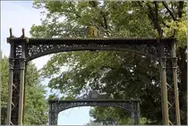 Bovenau. Bei Kluvensiek befindet sich eine Schleuse des von 1784 bis 1890 betriebenen Eider-Kanals. Hier f�hrte eine 1850 errichtete gu�eiserne Klappbr�cke �ber den Kanal. 06.07.2017