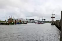 Der Osthafen von Norddeich, der nicht von den F�hren bedient wird. [25.7.2017 - 10:53 Uhr]