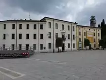 Maniago, altes Rathaus an der Piazza Italia in der Altstadt (05.05.2017)