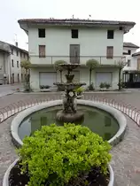 San Marco, sch�ner Brunnen in der Via Domenico Bertoli (06.05.2017)