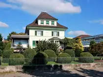Pf�ffikon ZH, Rigistrasse 29, Villa “Sunn Matt” mit sch�ne Buchsb�ume - 06.10.2014