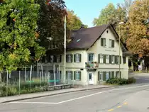 Pf�ffikon ZH, Russikerstrasse 3, ehemals “Restauration zum Neueck”, jetzt Jungendcaf� Neueck - 06.10.2014