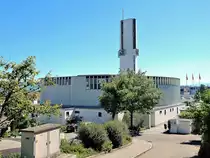 Pf�ffikon SZ, katholische Kirche St. Meinrad, Ansicht von S�dwesten - 23.06.2016