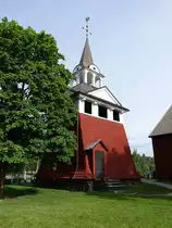 Sundborn, h�lzerner Glockenturm der Ev. Kirche, erbaut 1755 (16.06.2017)