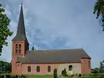 Diese Kirche steht in G�ltz. Der �lteste Teil des Geb�udes ist der aus dem 13. Jahrhundert stammende, rechteckige Chor aus Feldstein.(August 2013)