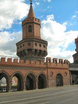 Ein Turm der Oberbaumbr�cke in Berlin. Herbst 2007