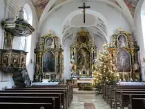Mengkofen, barocke Kanzel und Alt�re in der Pfarrkirche Mari� Verk�ndigung (26.12.2016)
