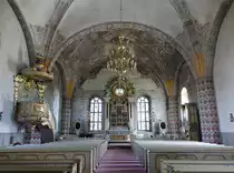 Ljusdal, Innenraum der St. Olavs Kirche, Antwerpener Fl�gelaltar mit 90 Figuren, um 1500, Wand- und Deckenmalereien von 
Yngve Lundstr�m von 1915 (20.06.2017)