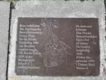 Hamburg am 21.8.2017: Gehwegplatte an der Stra�e Johannisbollwerk, Hinweis auf die Norwegische Seemannsmission am Hafen /