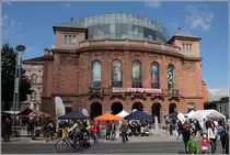 Mainz. Das Geb�ude des Staatstheaters Mainz am Gutenbergplatz wurde zwischen 1829 und 1833 errichtet. 16.09.2017