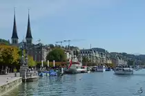 Blick auf den Schweizerhof-Quai am Vierwaldst�ttersee in Luzern. (September 2011)