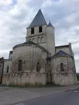 Chauvigny, Kirche Notre-Dame in der Unterstadt, erbaut im 11. Jahrhundert (09.07.2017)
