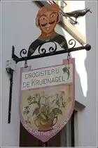 Deventer. Reklameschild eines Kr�uterladens in der Walstraat. 15.10.2017