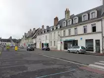 Montoire-sur-le Loire, Geb�ude am Place Clemenceau (10.07.2017)