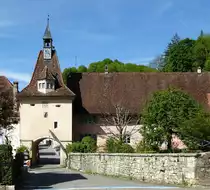 St.Ursanne, das Stadttor St.Peter (Porte Saint-Pierre), stadteinw�rts gesehen, Mai 2017