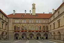 Der Innenhof vom Schloss  Nelahozeves in Mittelb�hmen, am 10.10.2017 waren nur sehr wenige Besucher anzutreffen, so dass auch ungest�rt fotografiert werden konnte (was ausdr�cklich erlaubt und gew�nscht war)
