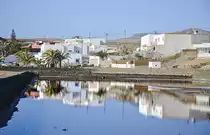 Salinas del Carmen auf der Insel Fuerteventura - Spanien. Hier befindet sich die, um 1910 gebaute, Salzgewinnungsanlage Salinas del Carmen. Damals gewannen die Einwohner von Fuerteventura in den Salinen das n�tige Salz um ihre Nahrungsmittel haltbar zu machen.
Aufnahme: 19. Oktober 2017.