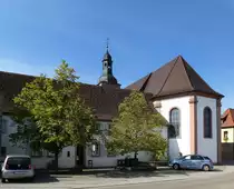 Klingenm�nster, Ostfl�gel des Klostergeb�udes und die Klosterkirche St.Michael der ehemaligen Reichsabtei, Sept.2017