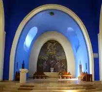 M�hlacker, der Chorraum mir dem Hauptaltar in der Herz-Jesu-Kirche, Aug.2017