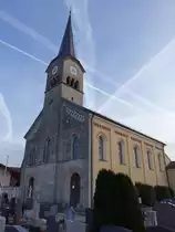 Grabenst�tt, Pfarrkirche St. Maximilian, neuromanischer Saalbau, erbaut von 1836 bis 1849 durch Gottfried von Neureuther (26.02.2017)