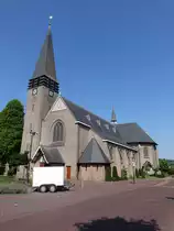 Geesteren, neugotische kath. St. Pancratius Kirche, erbaut ab 1926 durch den Architekten Jan Stydt (22.07.2017)