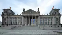 Das Reichstagsgeb�ude im Berliner Stadtteil Tiergarten. (Oktober 2013)