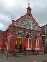 Ommen, historisches Geb�ude in der Varsenerstraat (23.07.2017)