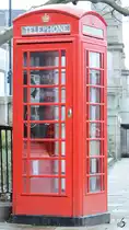Eine typisch englische Telefonzelle im Herzen von London. (M�rz 2013)