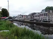 Heerenveen, alte H�user am Kanal Herenwal im Zentrum (25.07.2017)