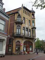 Leeuwarden, Geb�ude der Central Apotheke in der Voorstreek Stra�e (25.07.2017)