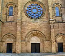 Landau, die Westfassade der Marienkirche mit den Eingangsportalen, Sept.2017