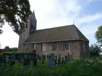 Allingawier, niederl. Ref. Kirche, erbaut 1635 mit Satteldachturm (26.07.2017)