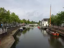 Dokkum, H�user und Windm�hle am Suupmarkt und Vleesmarkt (26.07.2017)