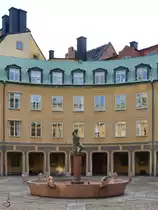 Doe Statue  Morgon  auf dem Brantingtorget genannten Platz in der Altstadt von Stockholm. 