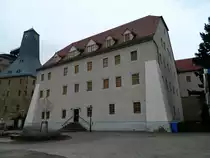 Saalekreis: Bad D�rrenberg,  Altes Salzamt , das  Cassenhaus  der k�niglich preu�ischen (vormals kurs�chsichen) Saline D�rrenberg wurde erstmals 1488 erw�hnt. In diesem Geb�ude befindet sich der �lteste Steinbackofen Deutschlands, welcher aus der ersten H�lfte des 16. Jahrhunderts stammt. Die umfangreiche Sanierung erfolgte zwischen 2008 und 2015. Wie bereits zu DDR-Zeiten ist hier das Standesamt beheimatet. Am linken Bildrand ist der Borlachturm erkennbar. (06.01.2018)  